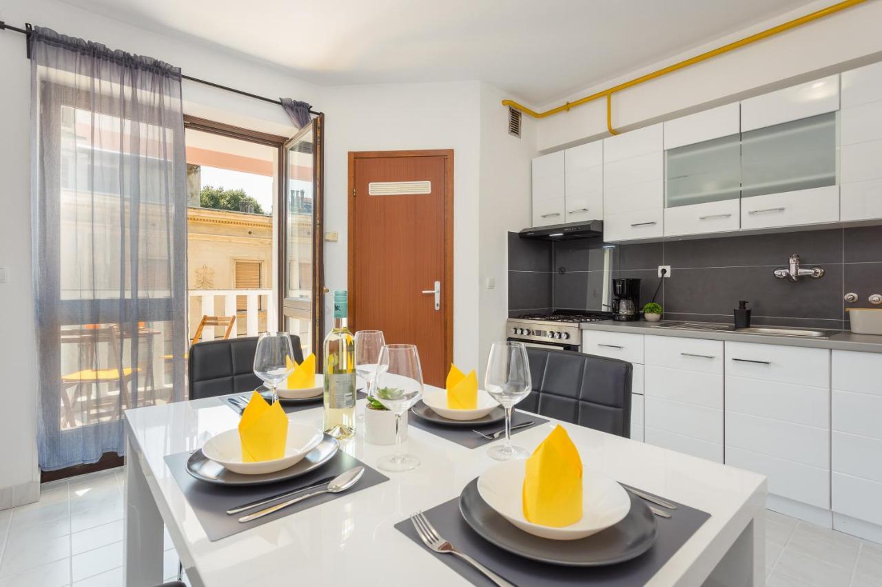 Laveruda Apartment With Balcony And Free Parking Pula Exterior foto