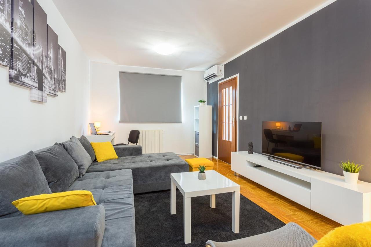 Laveruda Apartment With Balcony And Free Parking Pula Exterior foto
