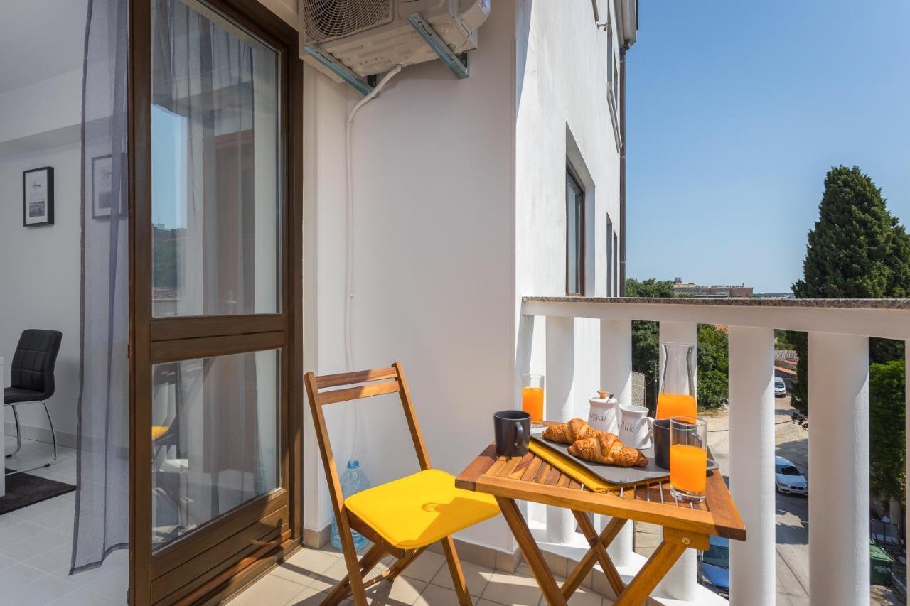Laveruda Apartment With Balcony And Free Parking Pula Exterior foto